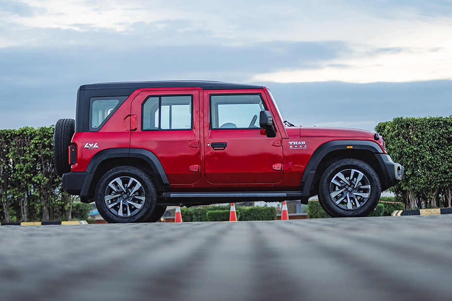 Thar ROXX AX7L 4WD Diese