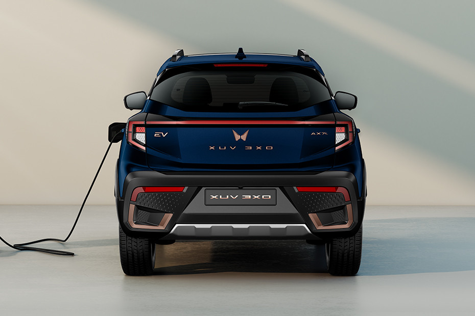 XUV 3XO EV AX5
