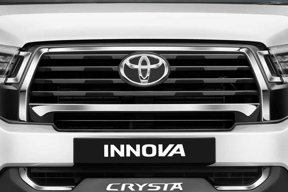 Innova Crysta 2.4 GX 8St