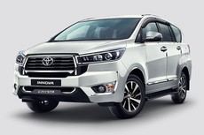 Innova Crysta 2.4 GX 8St