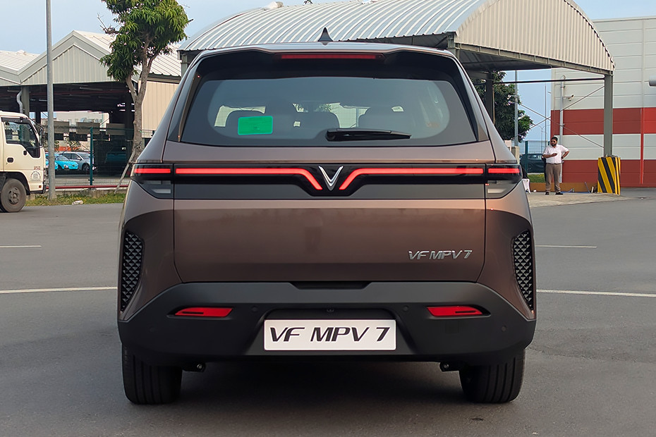 VF MPV 7 Electric